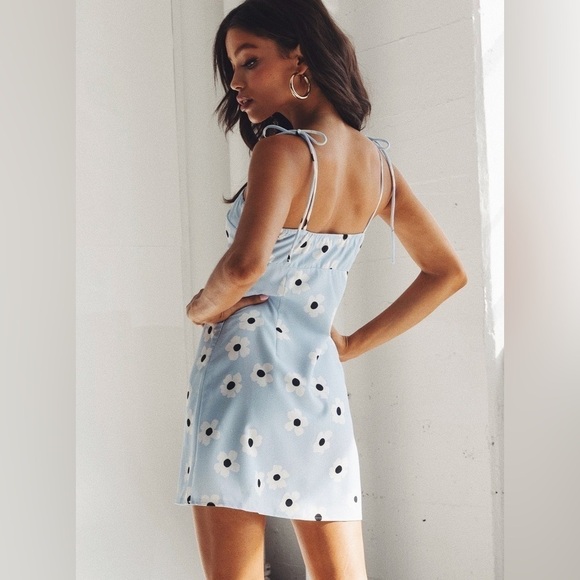 Princess Polly dress - Picture 2 of 8